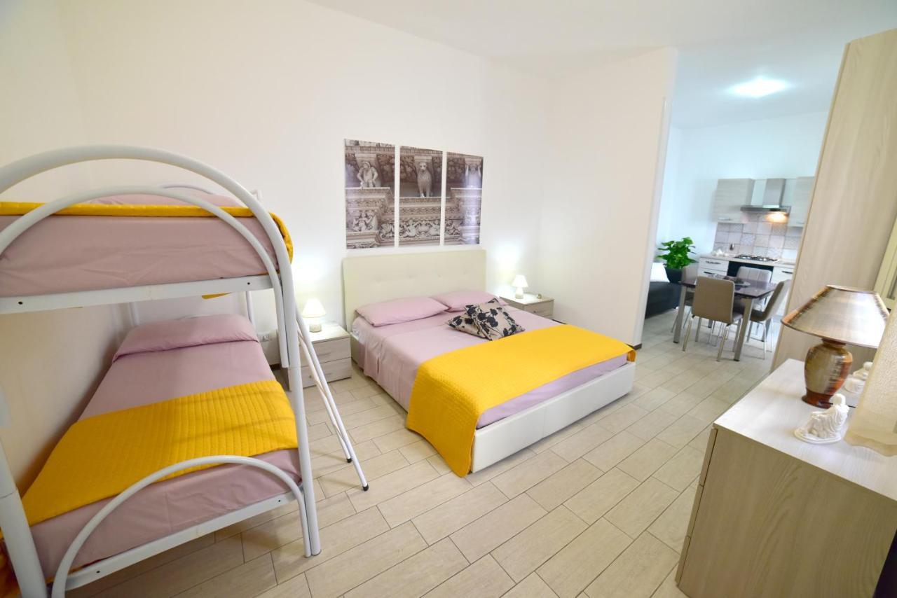 Case Vacanza Via Mozart Porto Cesareo Kültér fotó